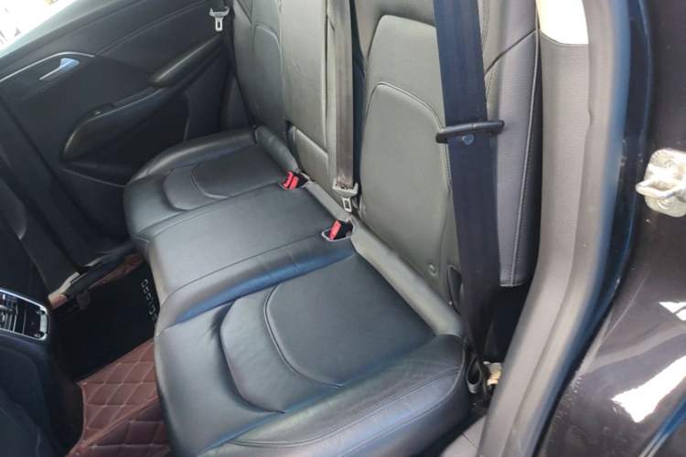 Used BORGWARD BX7 2016 28T Four-wheel Drive Luxury Edition 5 Seats Left Rear Seat