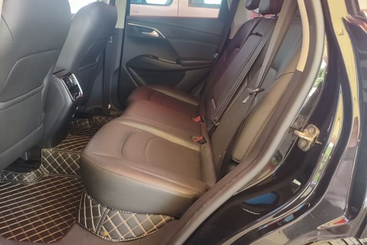 Used BORGWARD BX7 2016 28T Two-Wheel Drive Luxury Version 5 Seats Left Rear Seat