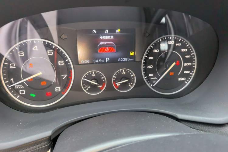 Used BORGWARD BX7 2016 28T Two-Wheel Drive Luxury Version 5 Seats Odometer Close Up