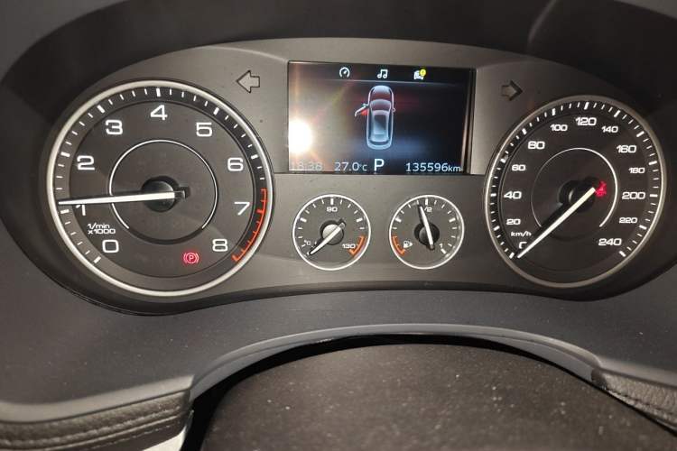 Used BORGWARD BX7 2016 28T Two-Wheel Drive Luxury Version 5 Seats Odometer Close Up
