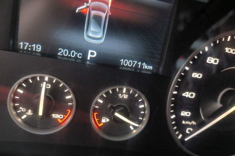 Used BORGWARD BX7 2016 28T Two-Wheel Drive Luxury Version 5 Seats Odometer Close Up