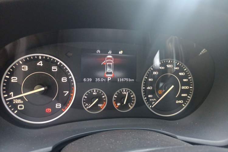 Used BORGWARD BX7 2016 28T Two-Wheel Drive Luxury Version 5 Seats Odometer Close Up