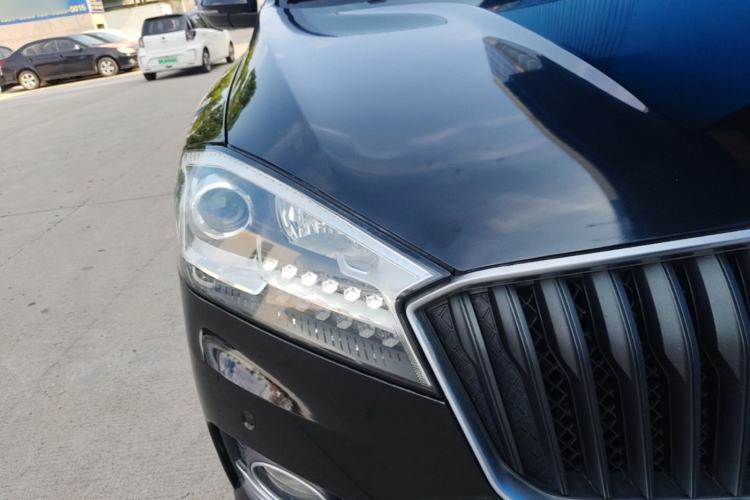 Used BORGWARD BX7 2016 28T Four-wheel Drive Luxury Edition 5 Seats Right Front Headlight