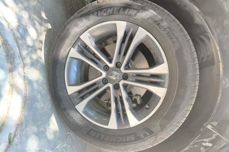 Used BORGWARD BX7 2016 28T Four-Wheel Drive Flagship Version 5 Seats Right Front Wheel Hub