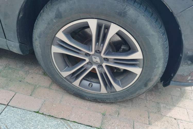Used BORGWARD BX7 2016 28T Four-Wheel Drive Flagship Version 5 Seats Right Front Wheel Hub