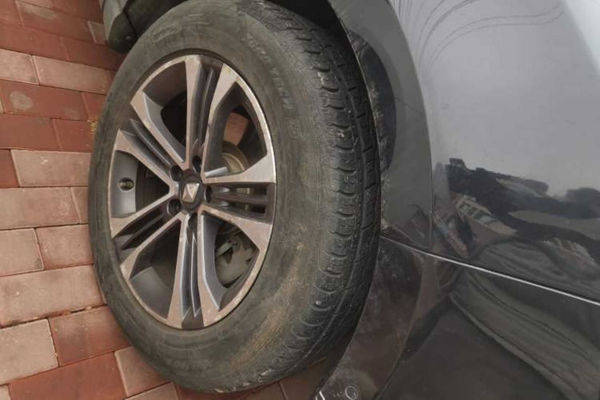 Used BORGWARD BX7 2016 28T Two-Wheel Drive Luxury Version 5 Seats Right Front Wheel Hub