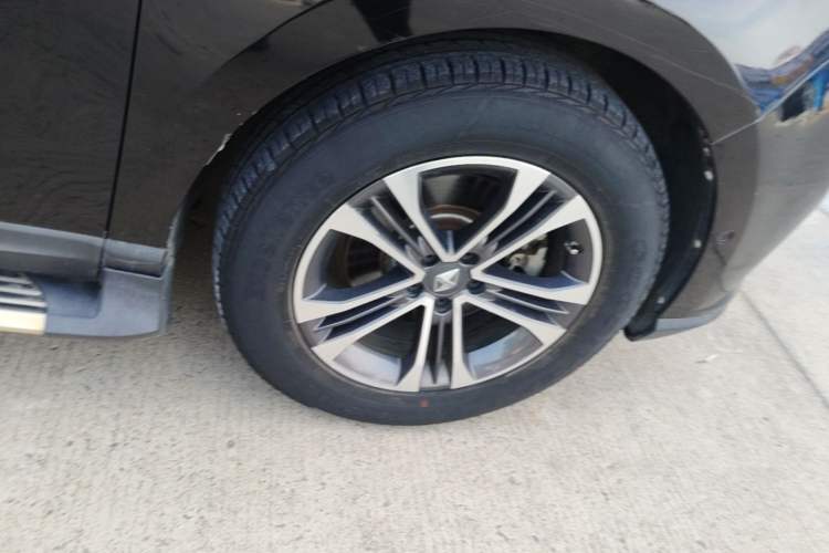 Used BORGWARD BX7 2016 28T Four-wheel Drive Luxury Edition 5 Seats Right Front Wheel Hub