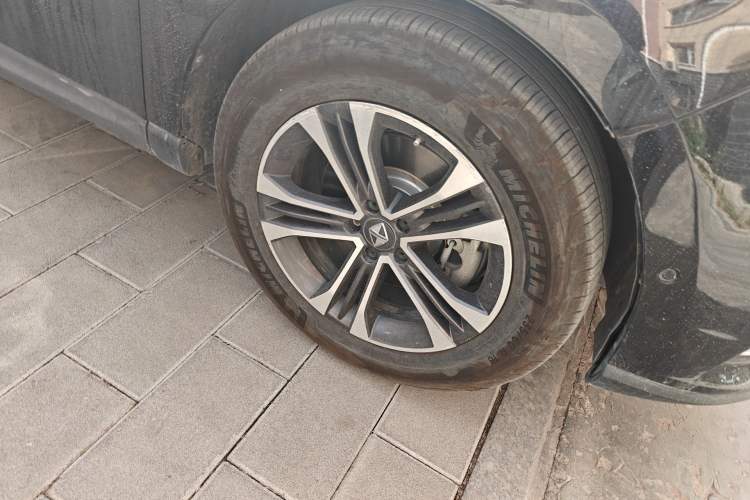 Used BORGWARD BX7 2016 28T Four-Wheel Drive Flagship Version 5 Seats Right Front Wheel Hub