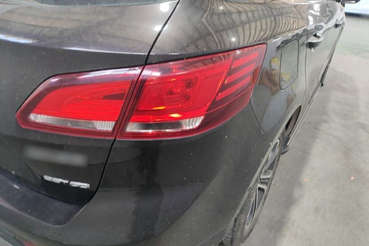 Used BORGWARD BX7 2016 28T Two-Wheel Drive Luxury Version 5 Seats Right Rear Taillight