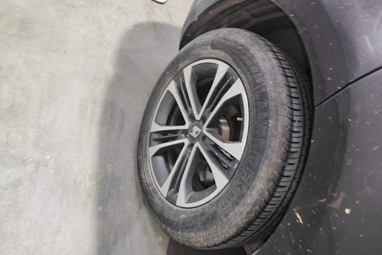 Used BORGWARD BX7 2016 28T Two-Wheel Drive Luxury Version 5 Seats Right Rear Wheel Hub