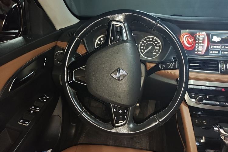 Used BORGWARD BX7 2016 28T Four-wheel Drive Luxury Version 7 Seats Steering Wheel