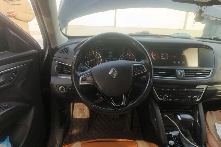 Used BORGWARD BX7 2016 28T Four-Wheel Drive Flagship Version 5 Seats Steering Wheel