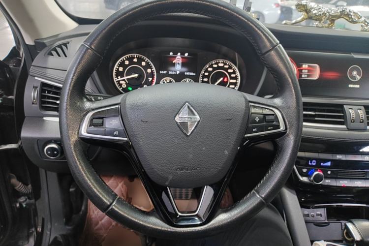 Used BORGWARD BX7 2016 28T Two-Wheel Drive Luxury Version 5 Seats Steering Wheel