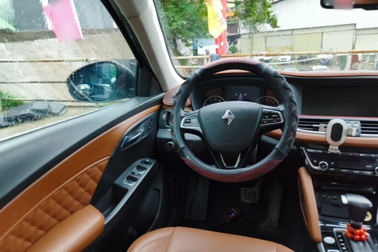 Used BORGWARD BX7 2016 28T Four-Wheel Drive Flagship Version 5 Seats Steering Wheel