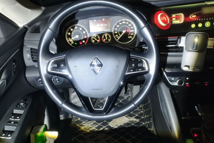 Used BORGWARD BX7 2016 28T Two-Wheel Drive Luxury Version 5 Seats Steering Wheel