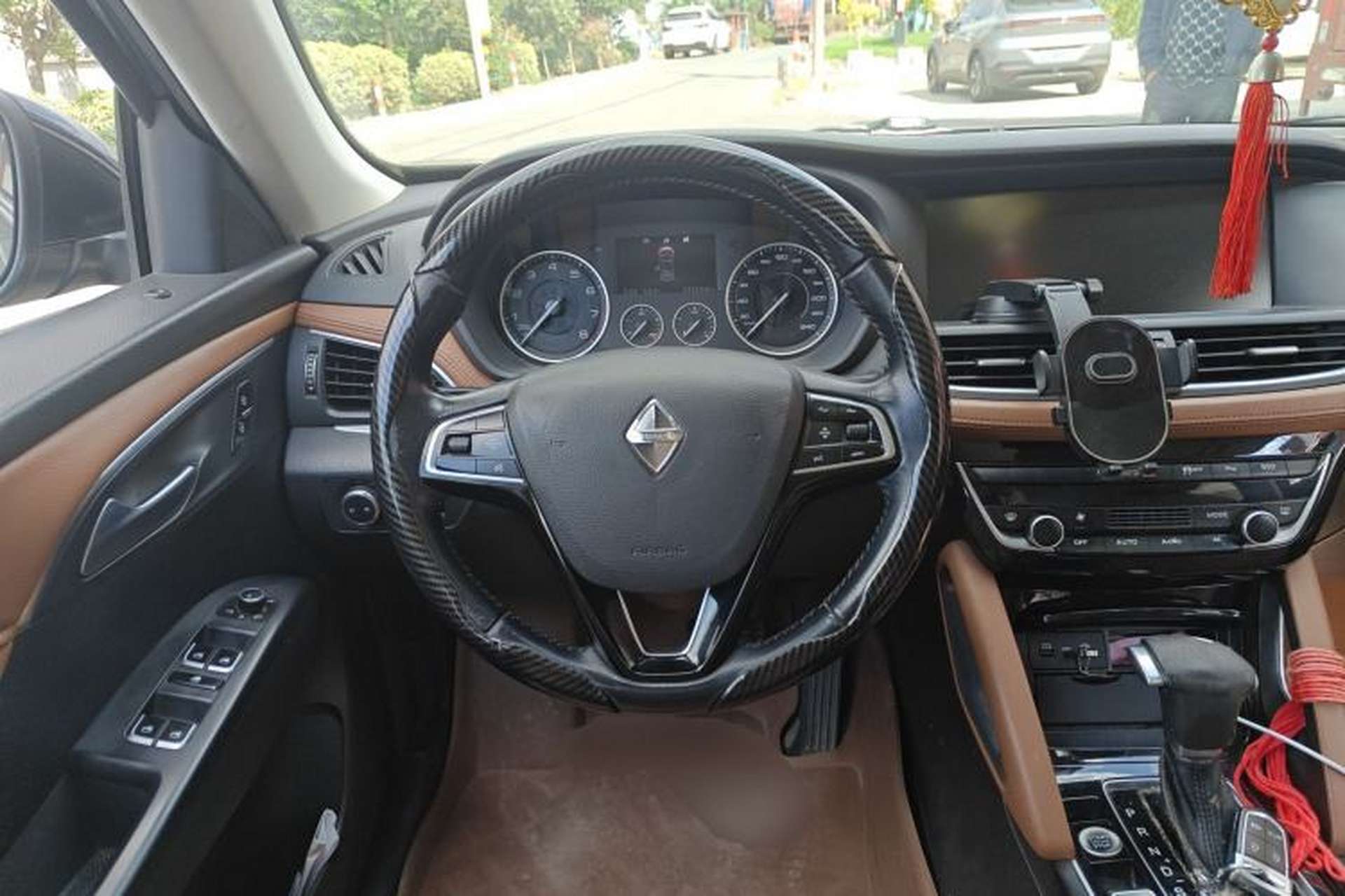 Used BORGWARD BX7 2016 28T Two-Wheel Drive Luxury Version 5 Seats Steering Wheel