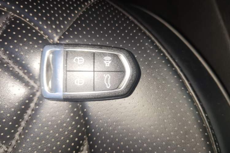 Used BORGWARD BX7 2016 28T 2WD Luxury Edition 7-seater Vehicle Key