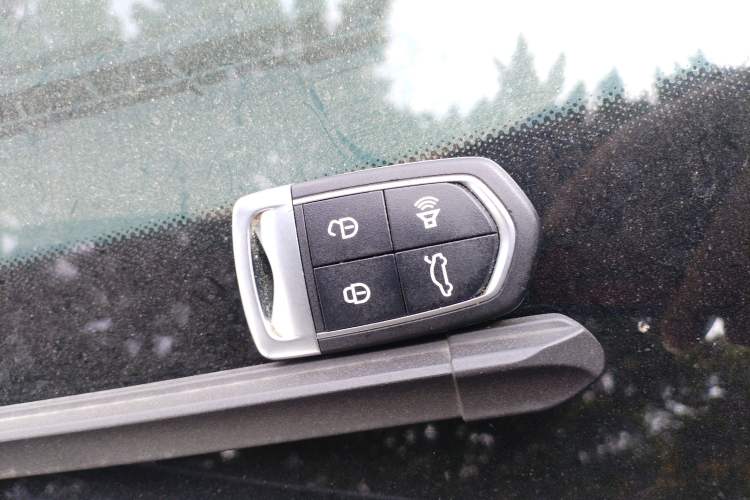 Used BORGWARD BX7 2016 28T 2WD Elite Edition 5-seater Vehicle Key