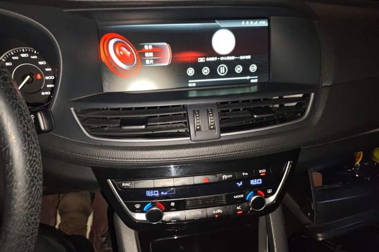 Used BORGWARD BX7 2016 28T Four-wheel Drive Luxury Version 7 Seats Audio And AC Panel