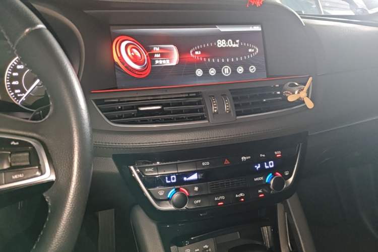 Used BORGWARD BX7 2016 28T 2WD Luxury Edition 7-seater Audio And AC Panel