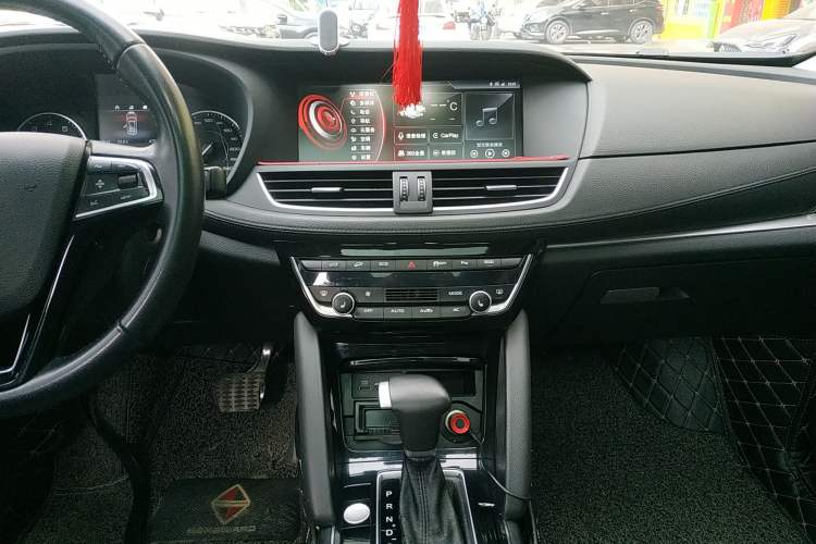 Used BORGWARD BX7 2016 28T Four-Wheel Drive Flagship Version 5 Seats Audio And AC Panel