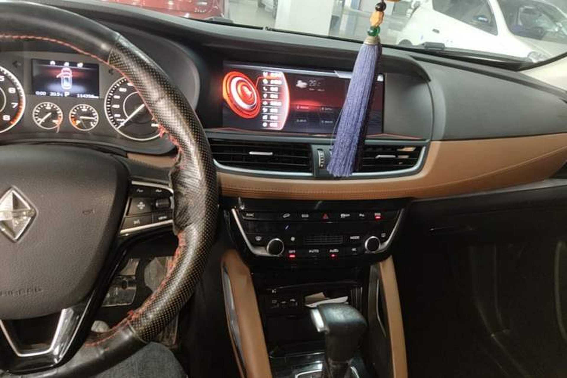Used BORGWARD BX7 2016 28T Four-wheel Drive Luxury Version 7 Seats Audio And AC Panel