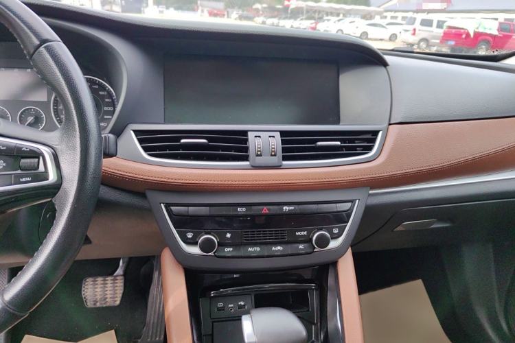 Used BORGWARD BX7 2016 28T 2WD Elite Edition 5-seater Audio And AC Panel