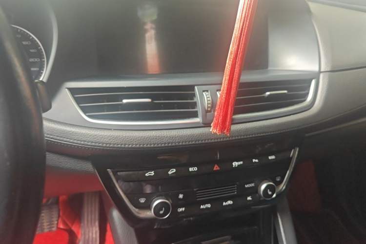 Used BORGWARD BX7 2016 28T Four-Wheel Drive Flagship Version 5 Seats Audio And AC Panel