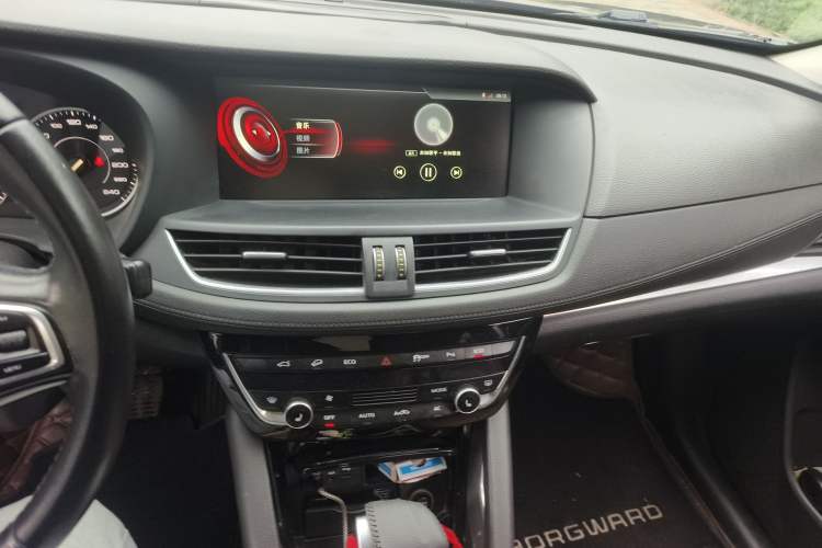 Used BORGWARD BX7 2016 28T Four-Wheel Drive Flagship Version 5 Seats Audio And AC Panel