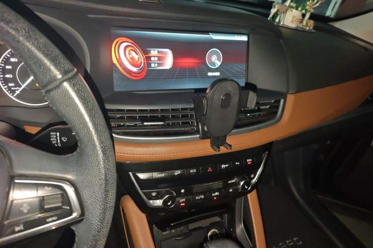Used BORGWARD BX7 2016 28T Four-wheel Drive Flagship Version 7 Seats Audio And AC Panel