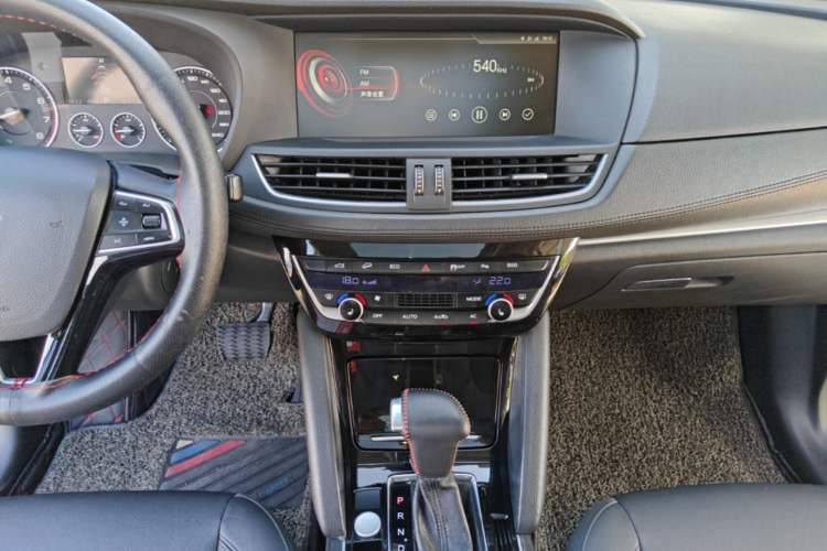 Used BORGWARD BX7 2016 28T Four-Wheel Drive Flagship Version 5 Seats Audio And AC Panel