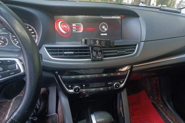 Used BORGWARD BX7 2016 28T Four-Wheel Drive Flagship Version 5 Seats Audio And AC Panel
