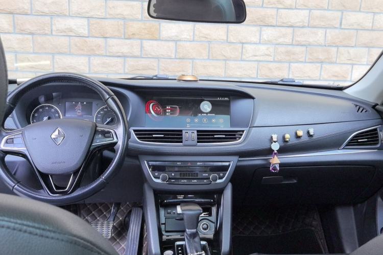 Used BORGWARD BX7 2016 28T 2WD Elite Edition 5-seater Center Console