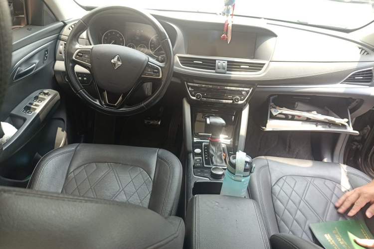 Used BORGWARD BX7 2016 28T Four-Wheel Drive Flagship Version 5 Seats Center Console
