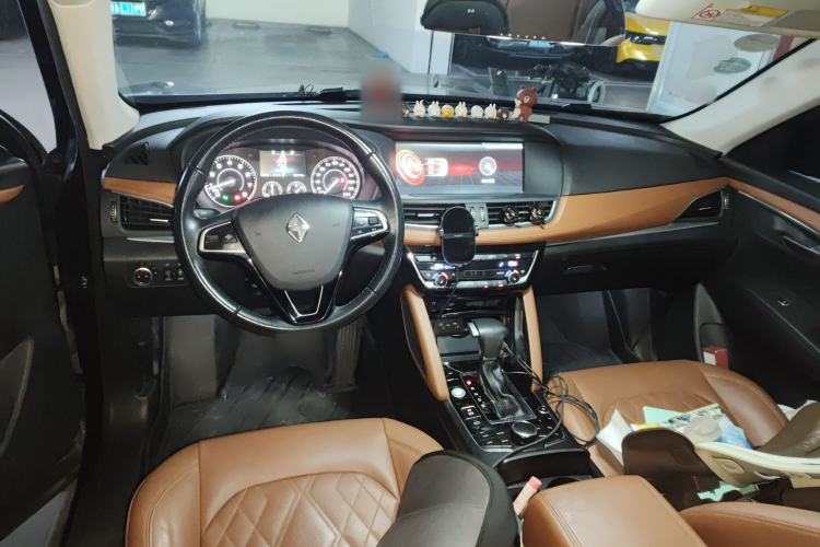 Used BORGWARD BX7 2016 28T Four-Wheel Drive Flagship Version 5 Seats Center Console