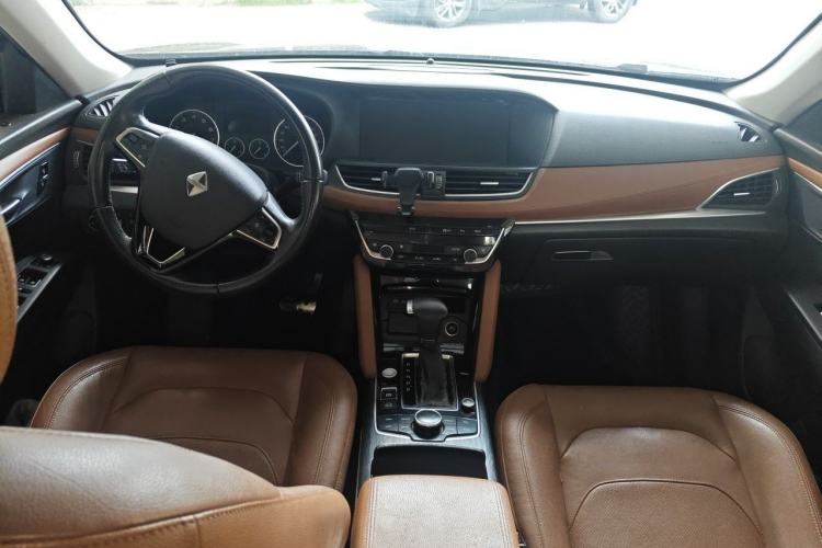 Used BORGWARD BX7 2016 28T Two-Wheel Drive Luxury Version 5 Seats Center Console