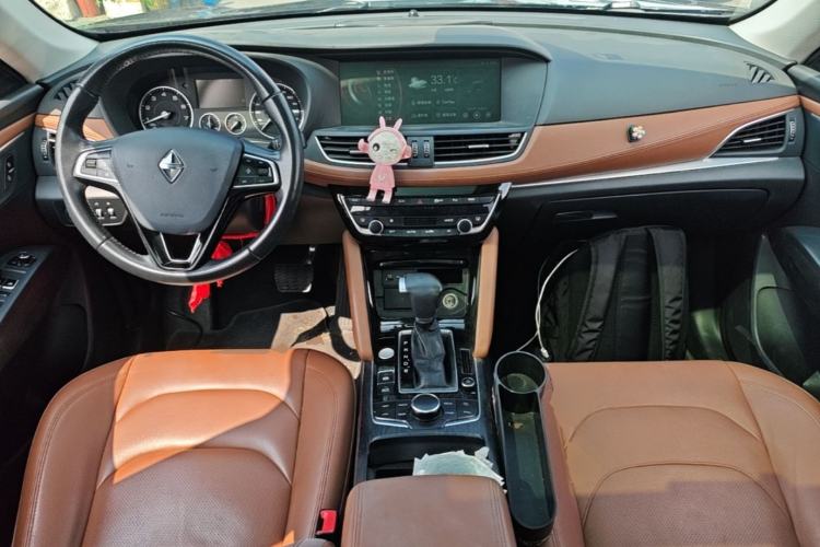 Used BORGWARD BX7 2016 28T 2WD Luxury Edition 7-seater Center Console