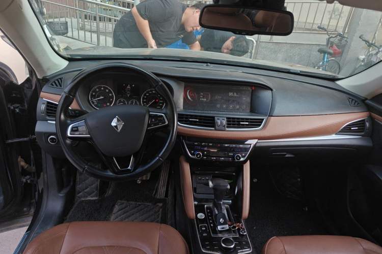 Used BORGWARD BX7 2016 28T Four-Wheel Drive Flagship Version 5 Seats Center Console