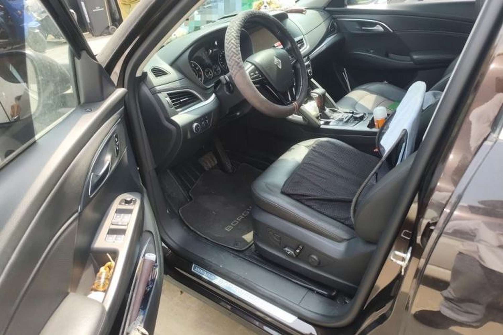 Used BORGWARD BX7 2016 28T Two-Wheel Drive Luxury Version 5 Seats Driver Seat