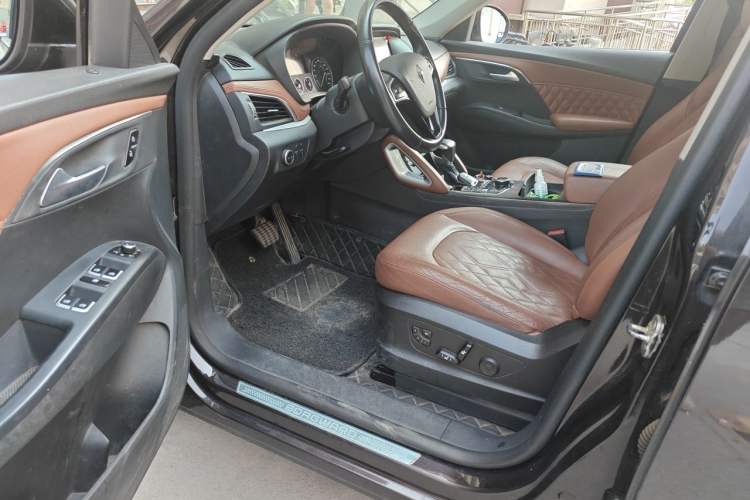 Used BORGWARD BX7 2016 28T Four-Wheel Drive Flagship Version 5 Seats Driver Seat