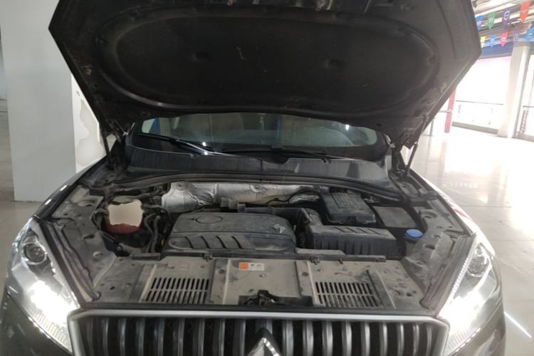Used BORGWARD BX7 2016 28T Four-wheel Drive Luxury Version 7 Seats Engine Bay