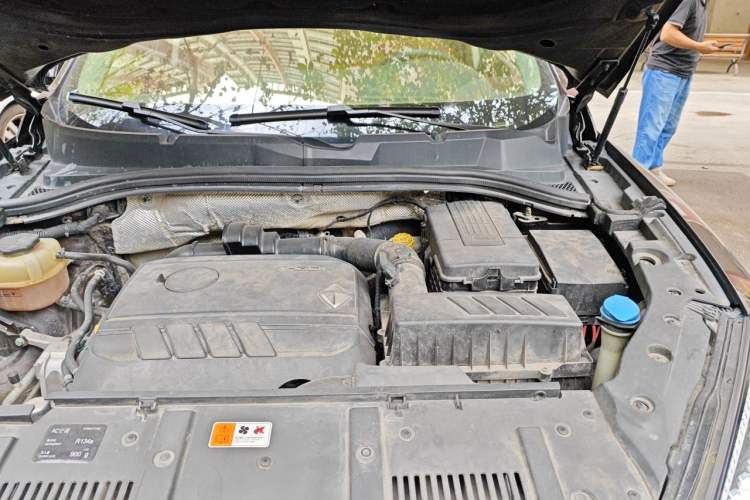 Used BORGWARD BX7 2016 28T Four-wheel Drive Flagship Version 7 Seats Engine Bay Left