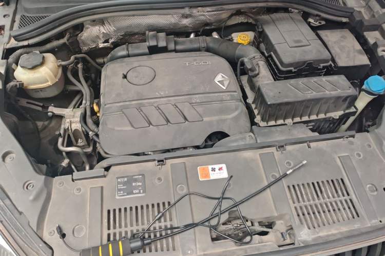 Used BORGWARD BX7 2016 28T Four-Wheel Drive Flagship Version 5 Seats Engine Bay