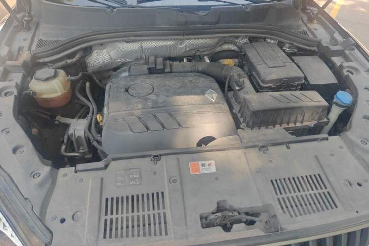 Used BORGWARD BX7 2016 28T Four-Wheel Drive Flagship Version 5 Seats Engine Bay