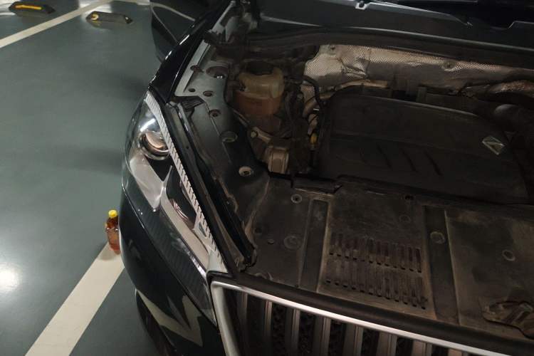 Used BORGWARD BX7 2016 28T 2WD Elite Edition 5-seater Engine Bay Right