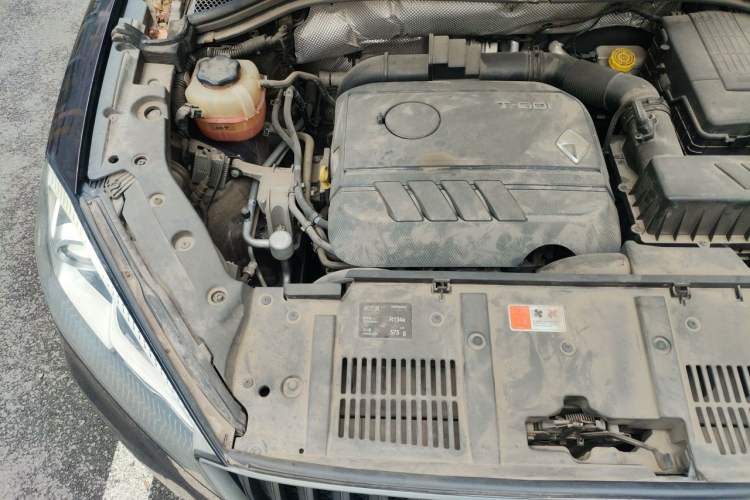 Used BORGWARD BX7 2016 28T Four-Wheel Drive Elite Edition 5 Seats Engine Bay Right