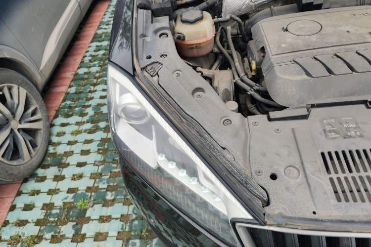 Used BORGWARD BX7 2016 28T Four-Wheel Drive Flagship Version 5 Seats Engine Bay Right