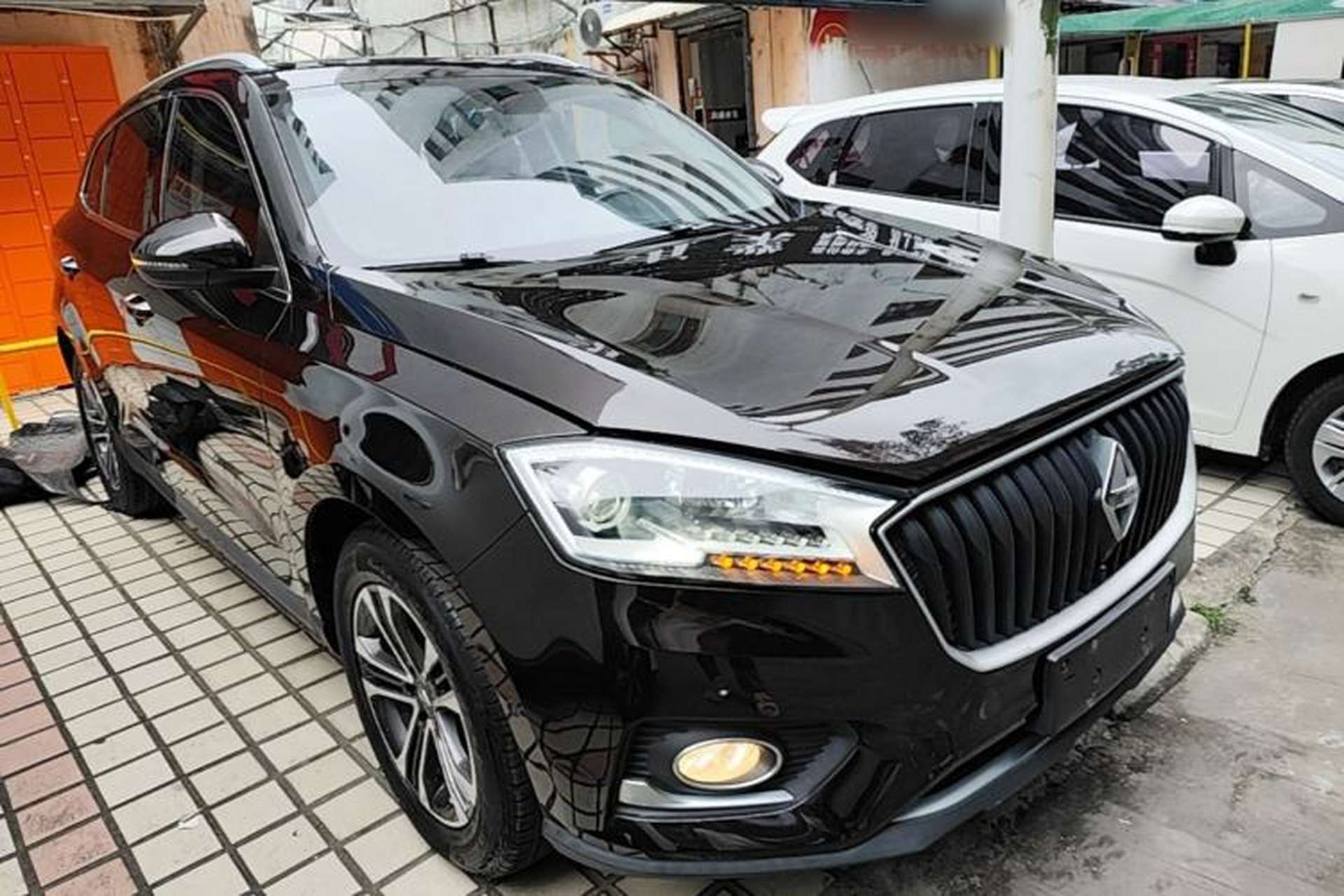 Used BORGWARD BX7 2016 28T Two-Wheel Drive Luxury Version 5 Seats Exterior 1