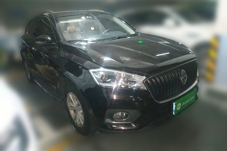 Used BORGWARD BX7 2016 28T 2WD Elite Edition 5-seater Front Right 45 Deg