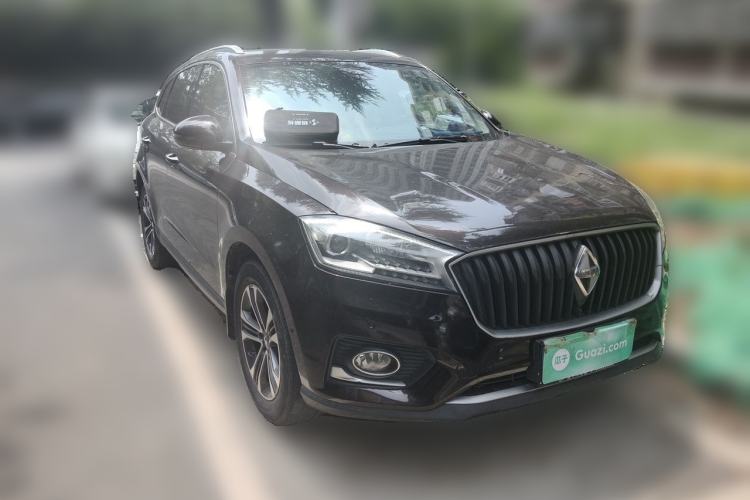 Used BORGWARD BX7 2016 28T Two-Wheel Drive Luxury Version 5 Seats Front Right 45 Deg